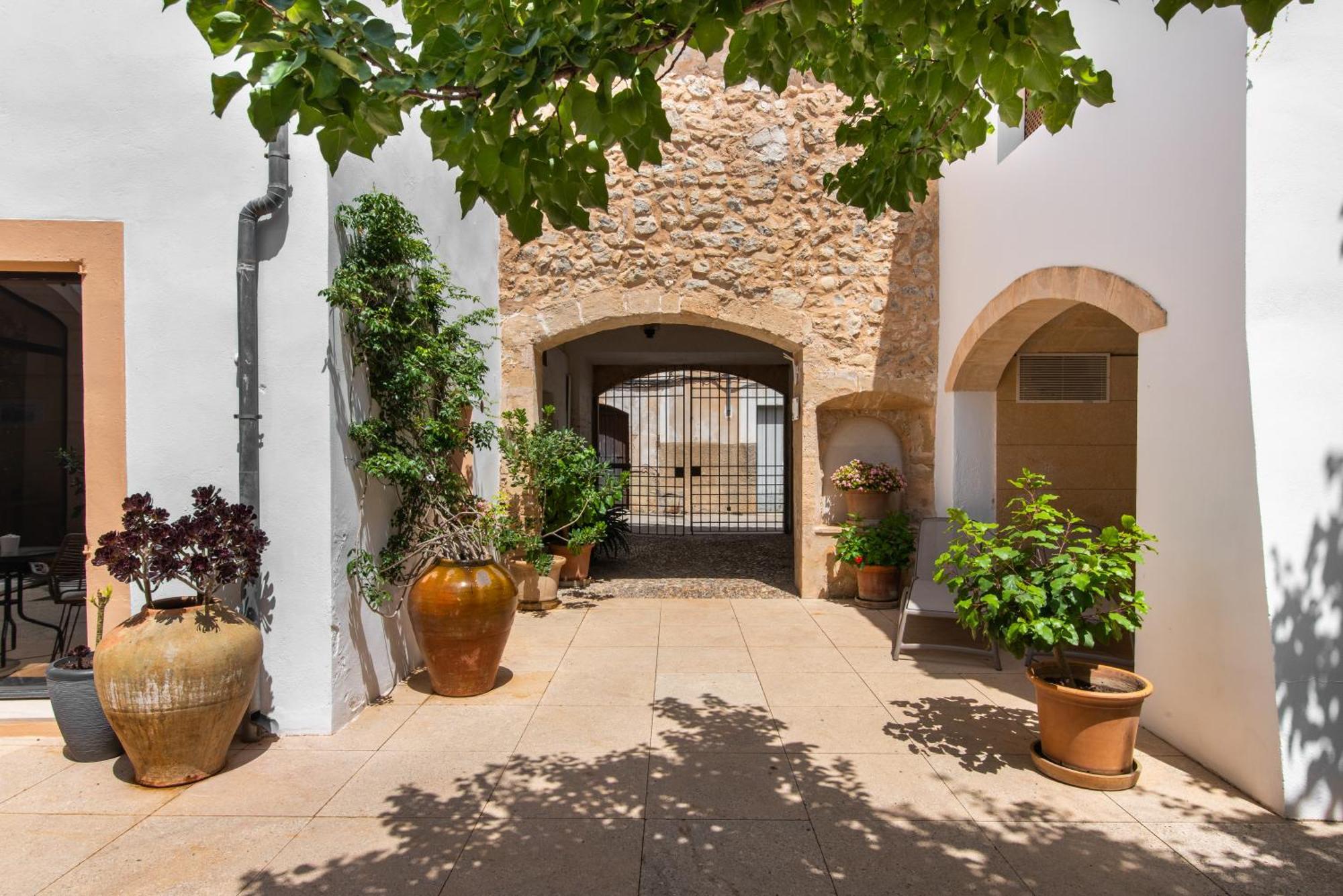 Hotel Can Moragues Arta Bagian luar foto