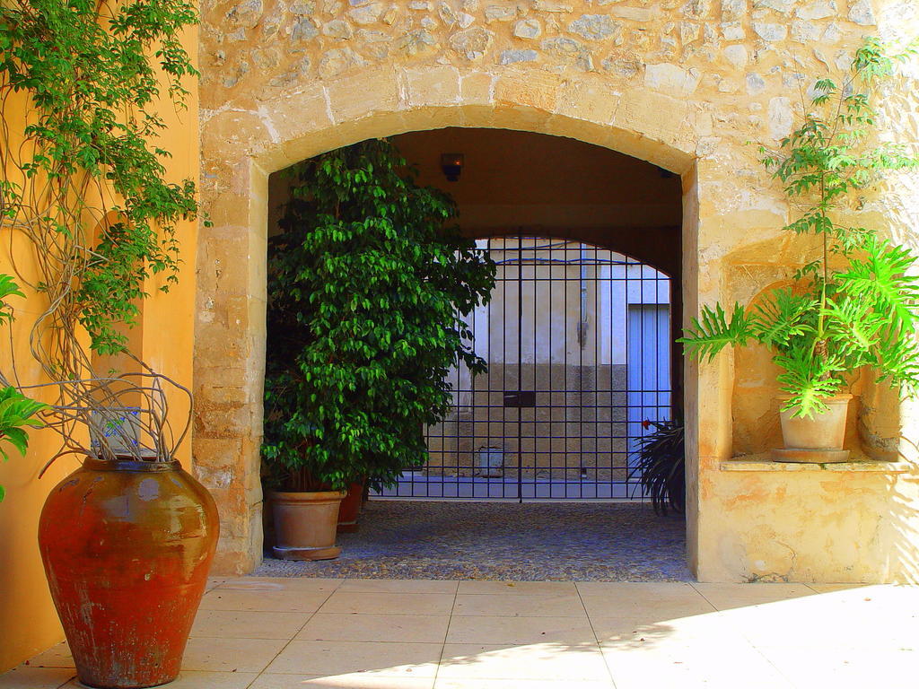 Hotel Can Moragues Arta Bagian luar foto